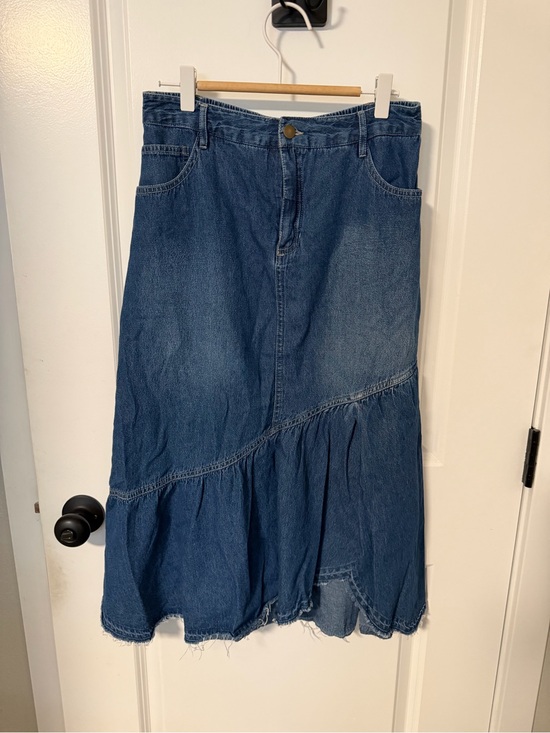 Studio West Denim - Studio West Women's Dark Blue Denim skirt in small 
Jean skirt